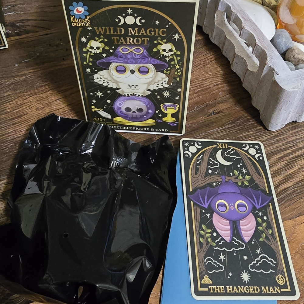Kaleidos Wild Magic Tarot Bat